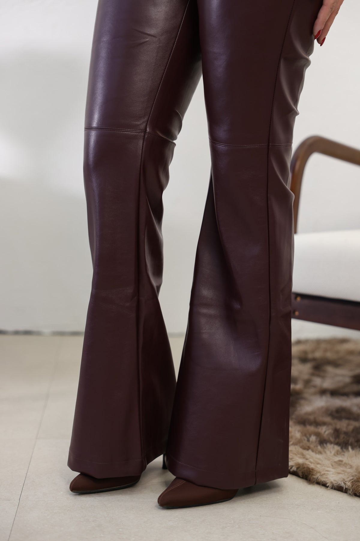Pantalone zampa pelle